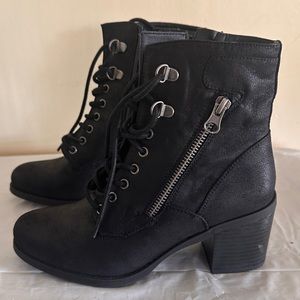 White Mountain Fairchild Black Leather Side Zip Ankle Boots Booties Shoes 6M